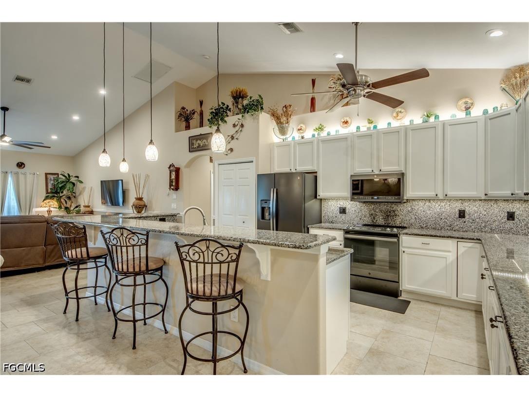 2804 NE 3rd Avenue Cape Coral FL 33909 2026027312 image15