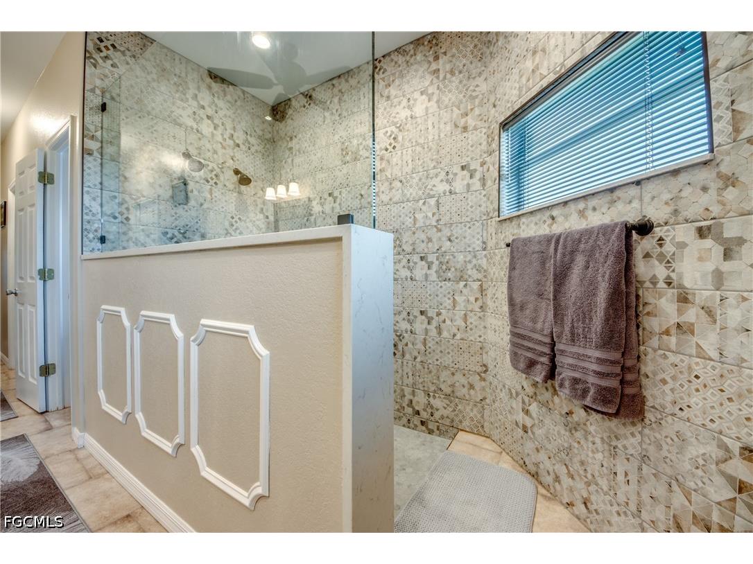 2804 NE 3rd Avenue Cape Coral FL 33909 2026027312 image30