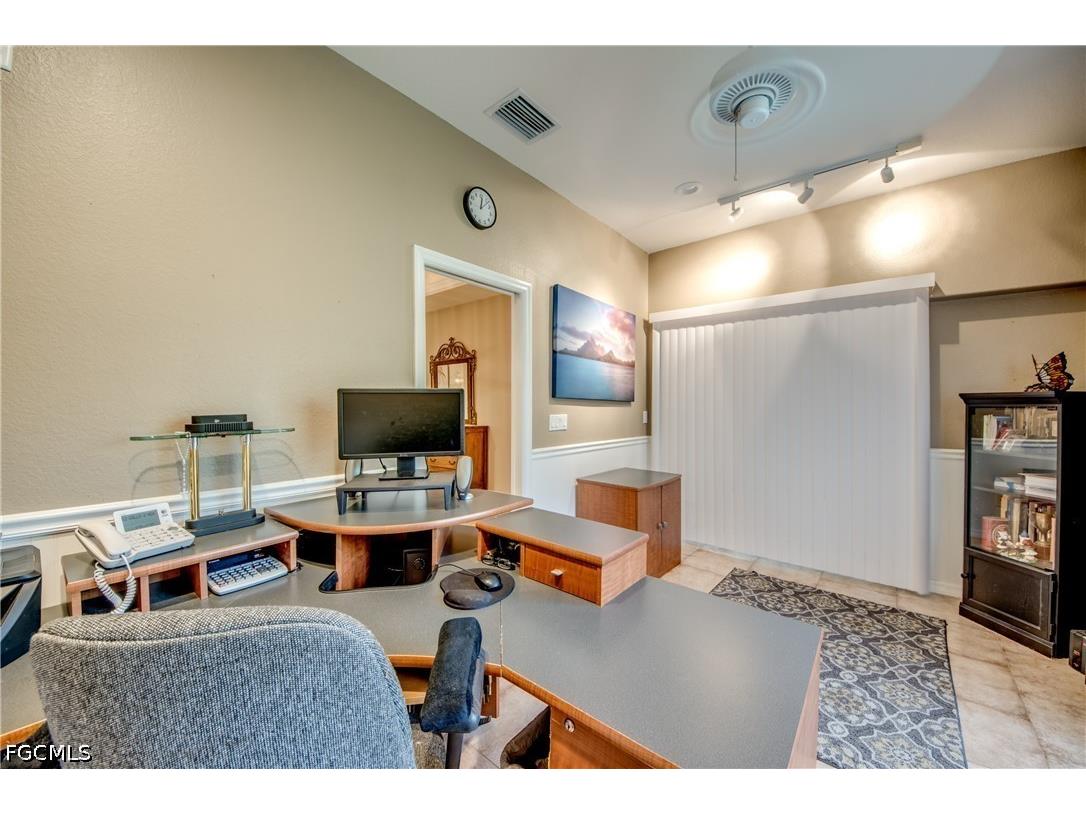 2804 NE 3rd Avenue Cape Coral FL 33909 2026027312 image38