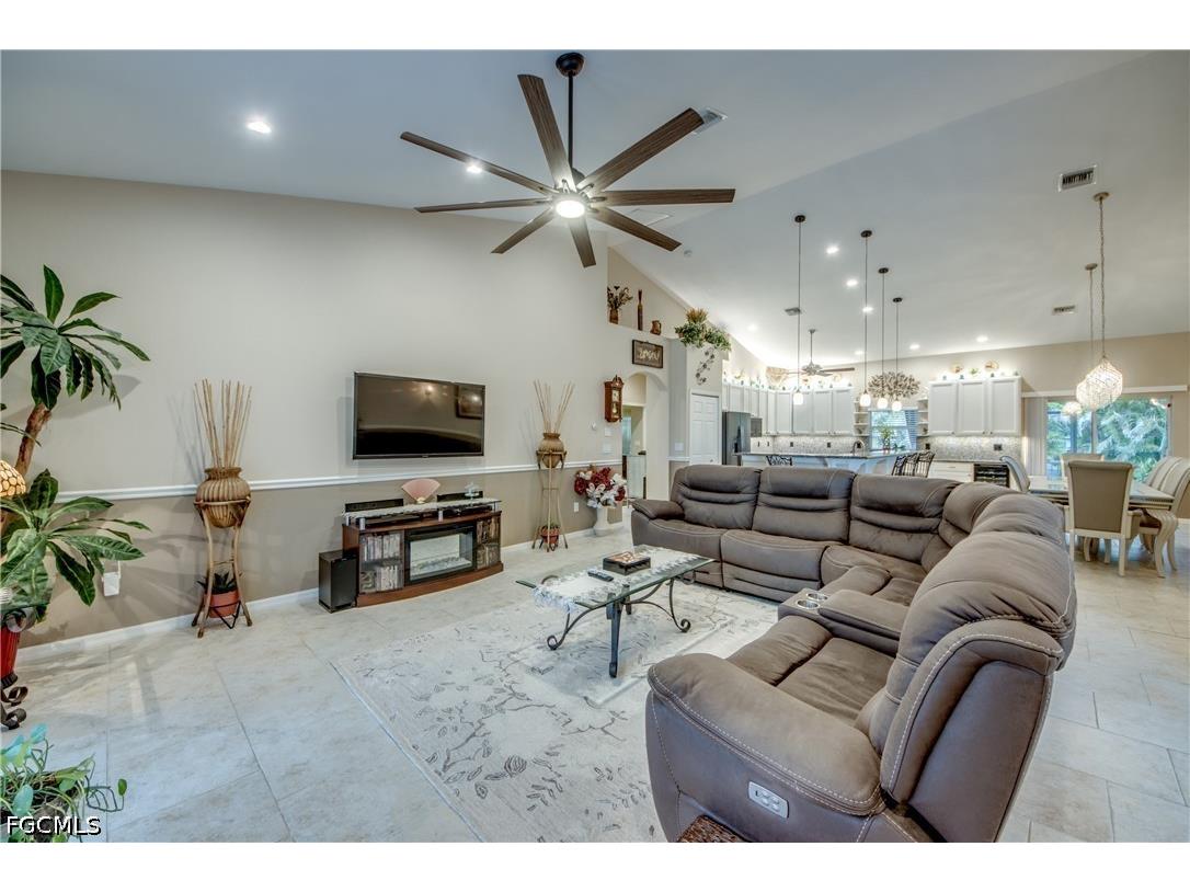 2804 NE 3rd Avenue Cape Coral FL 33909 2026027312 image5
