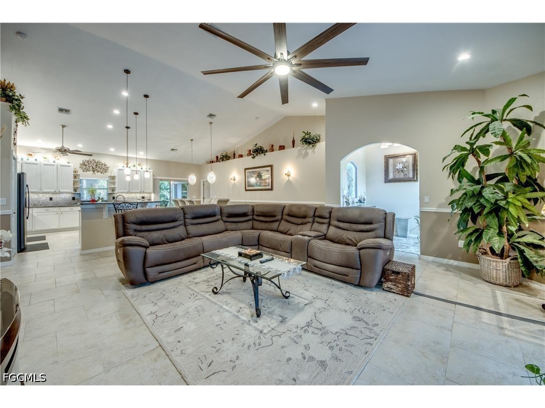 2804 NE 3rd Avenue Cape Coral FL 33909 2026027312 image9