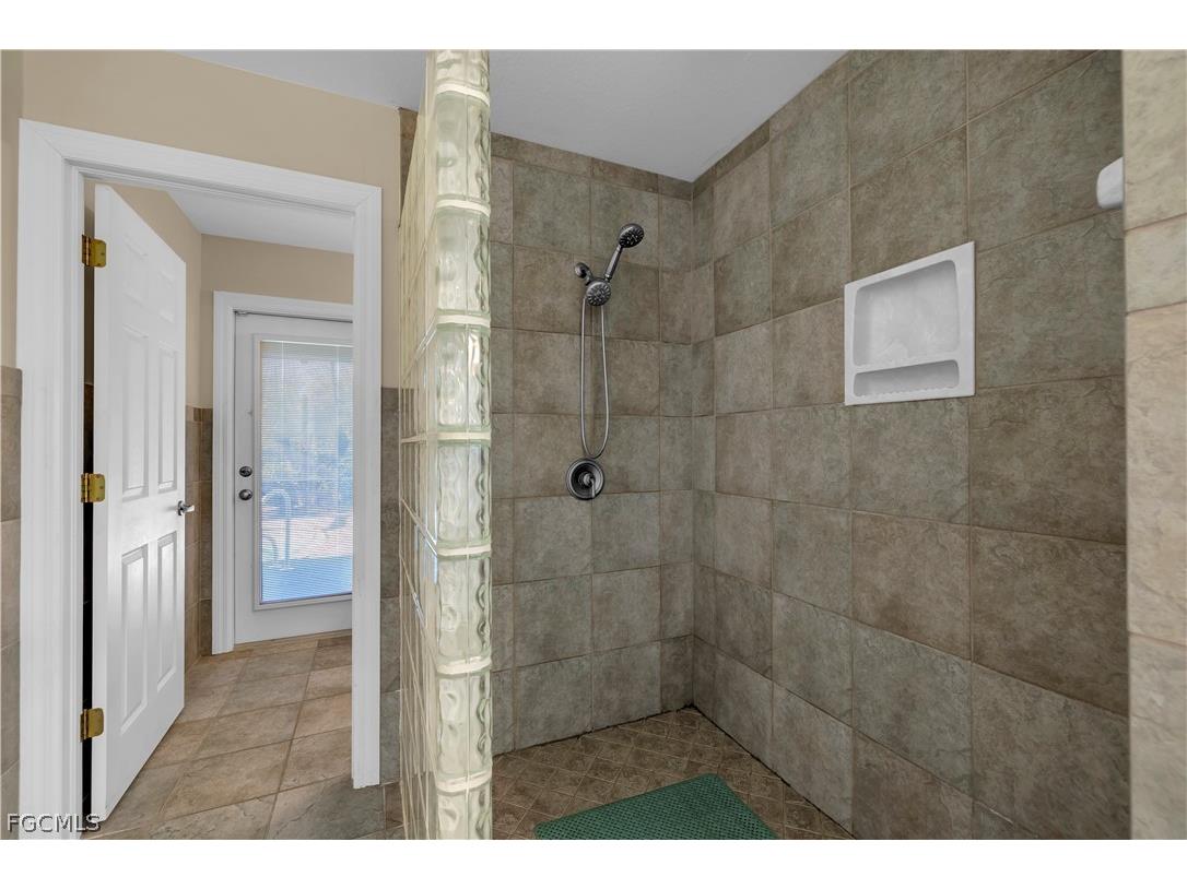 2804 SW 29th Place Cape Coral FL 33914 2026007379 image22