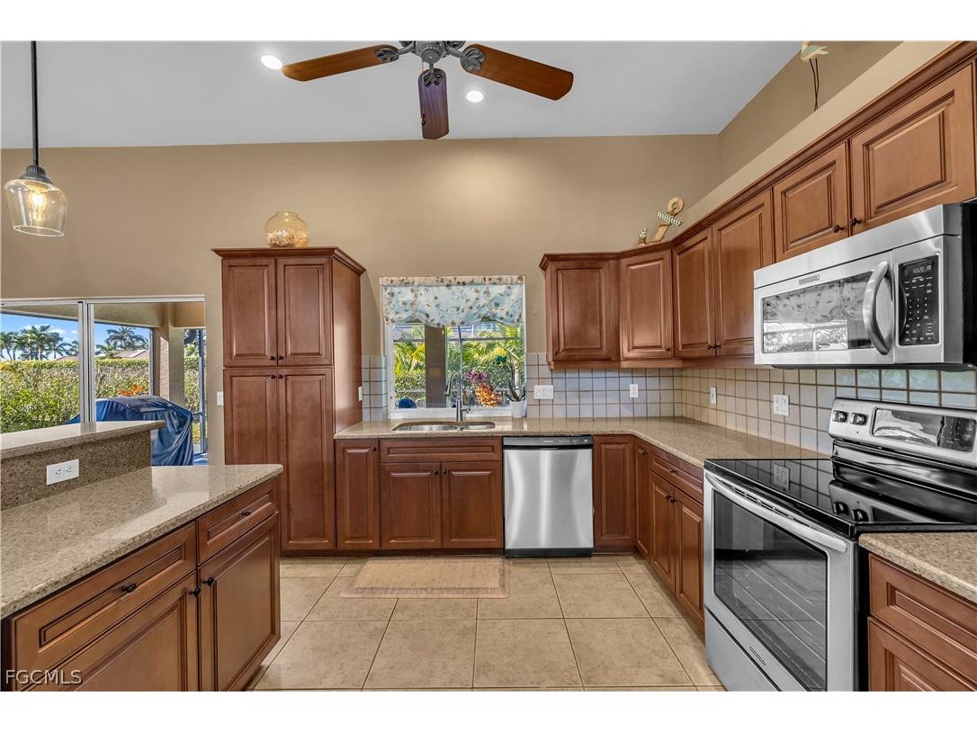 2804 SW 29th Place Cape Coral FL 33914 2026007379 image4