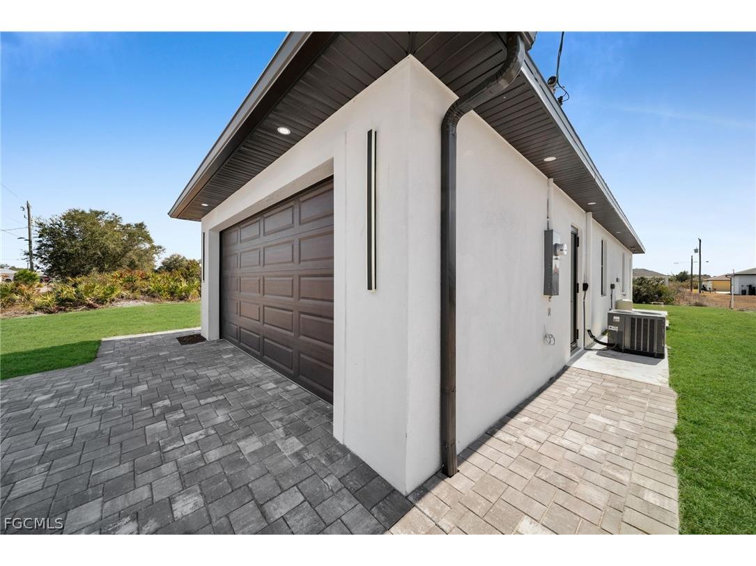 2805 58th Street W Lehigh Acres FL 33971 2026008611 image4