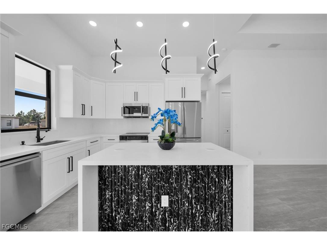 2805 58th Street W Lehigh Acres FL 33971 2026008611 image9