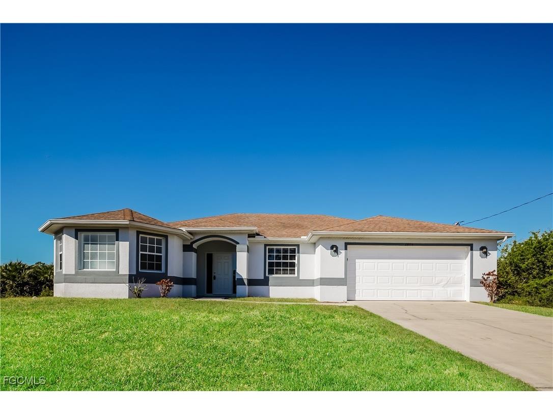 2805 Anita Avenue N Lehigh Acres FL 33971 2026005370 image1