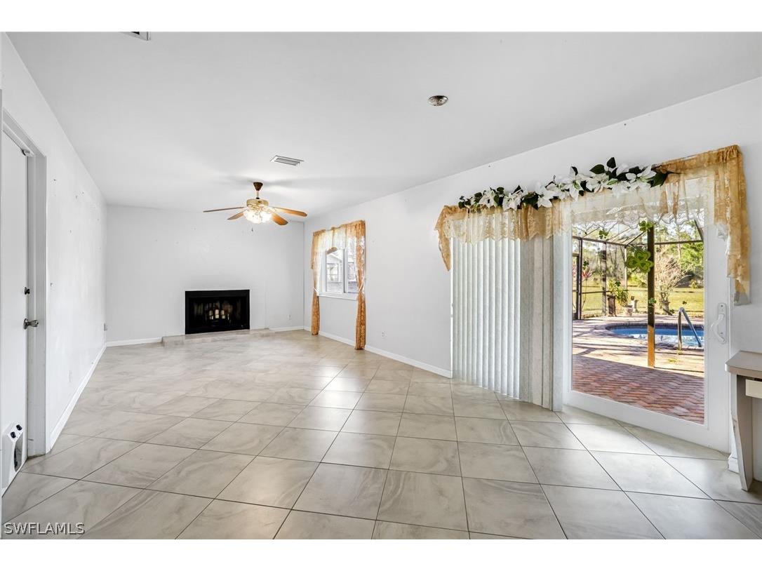 2805 Golden Gate Boulevard W Naples FL 34120 226008692 image6