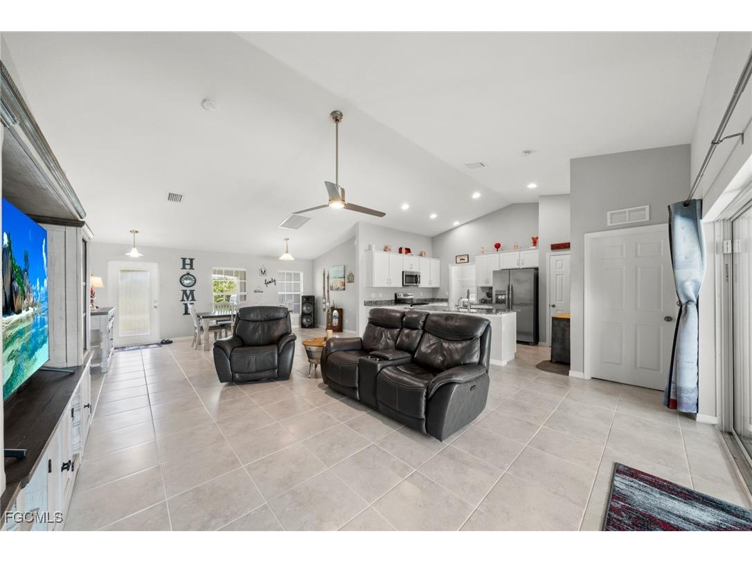 2805 NW 12th Lane Cape Coral FL 33993 2025003095 image12