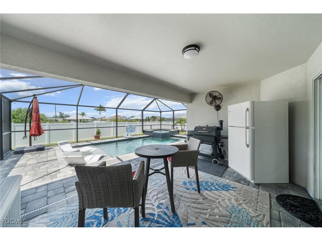2805 NW 12th Lane Cape Coral FL 33993 2025003095 image23