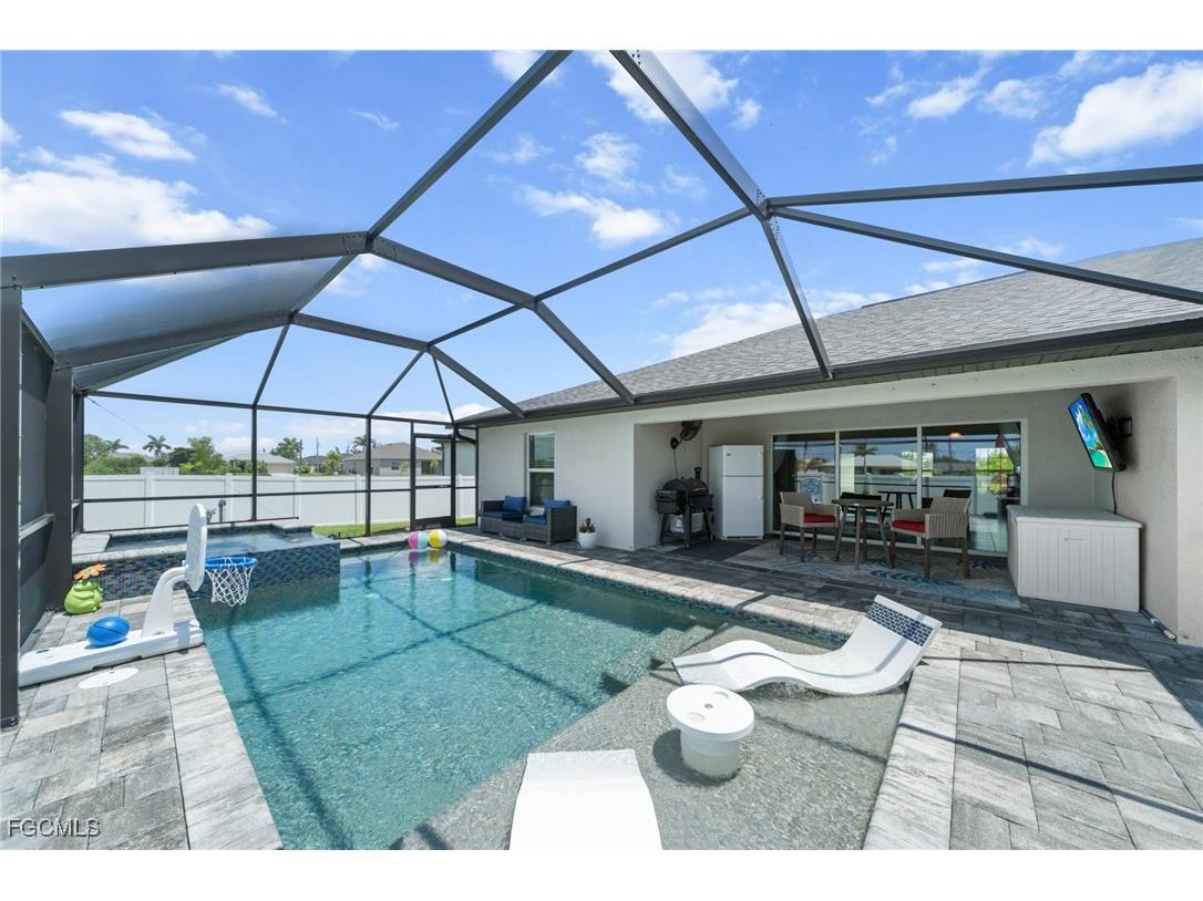 2805 NW 12th Lane Cape Coral FL 33993 2025003095 image24