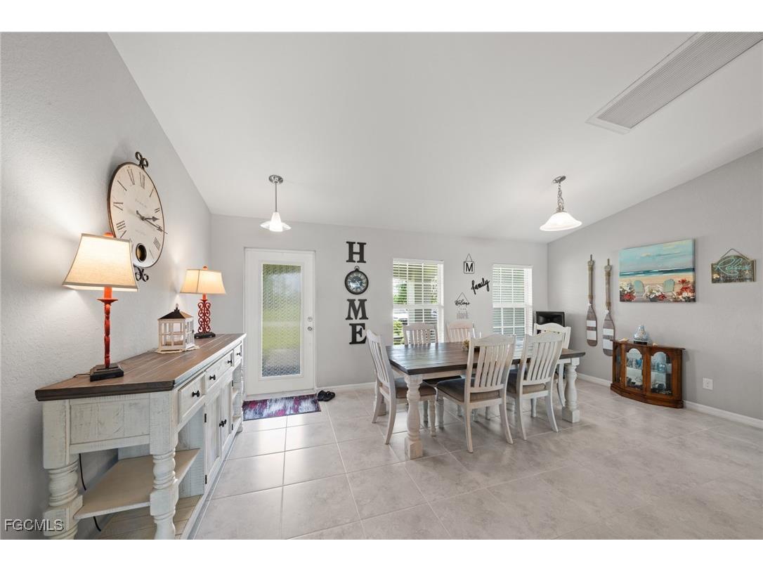 2805 NW 12th Lane Cape Coral FL 33993 2025003095 image4