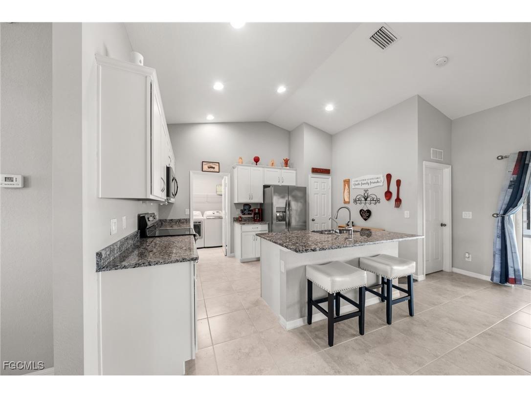 2805 NW 12th Lane Cape Coral FL 33993 2025003095 image7