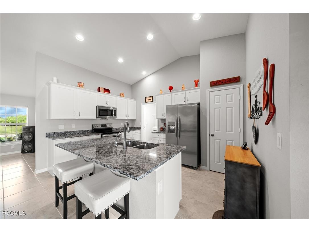 2805 NW 12th Lane Cape Coral FL 33993 2025003095 image8