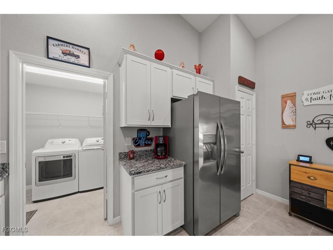 2805 NW 12th Lane Cape Coral FL 33993 2025003095 image9