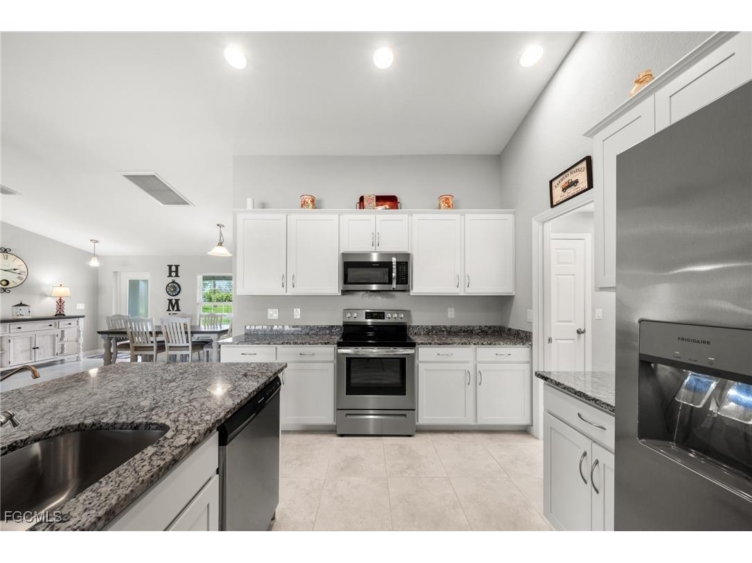 2805 NW 12th Lane Cape Coral FL 33993 2026005726 image11