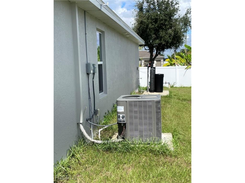 2805 NW 6th Terrace Cape Coral FL 33993 2025015346 image25