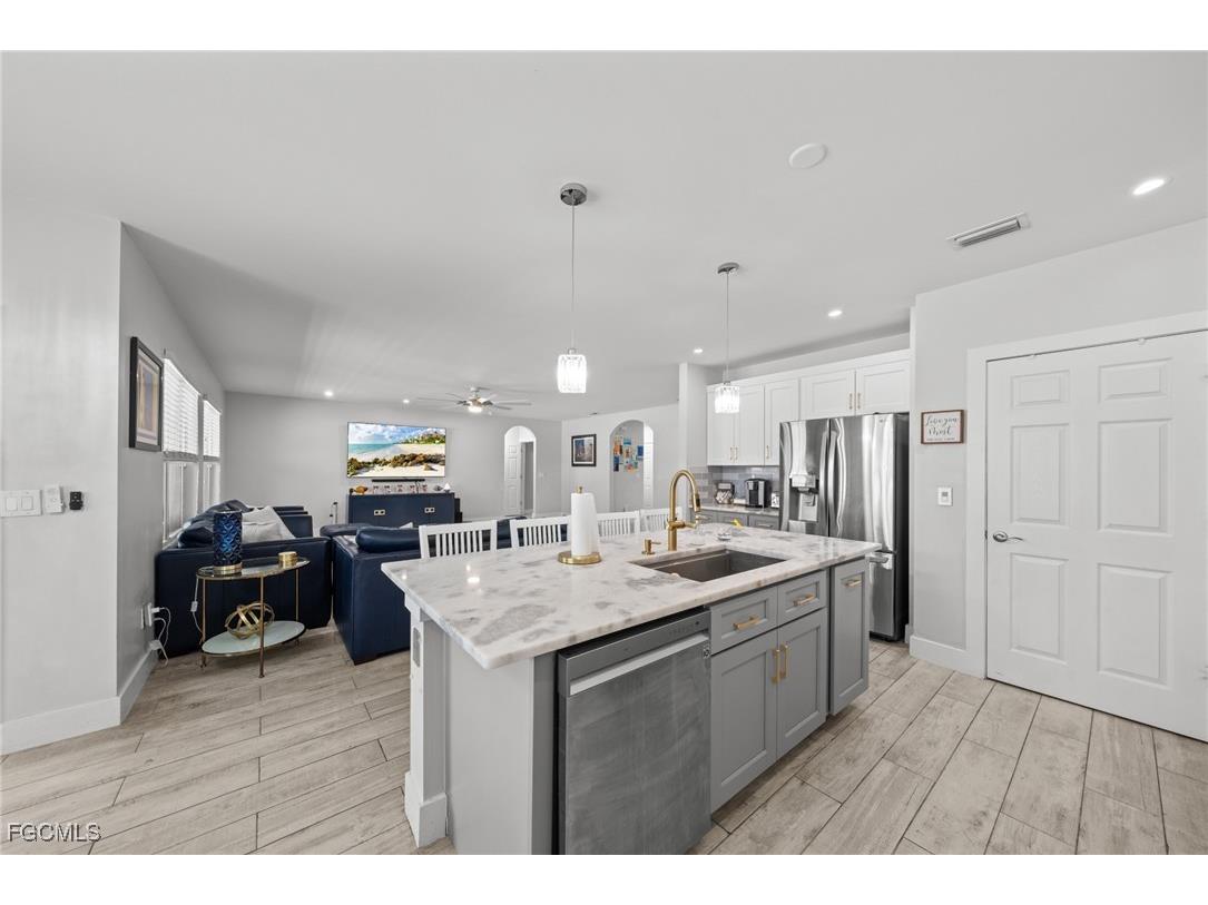 2805 SW 35th Street Cape Coral FL 33914 2025005936 image10