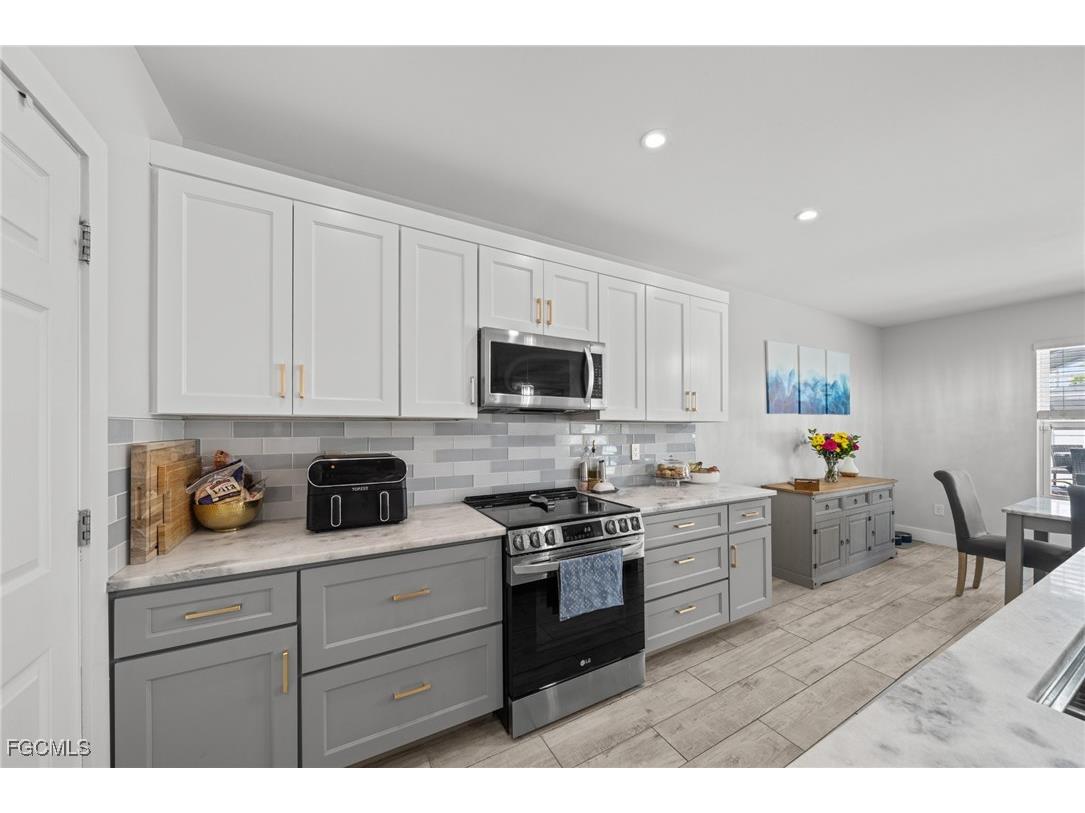 2805 SW 35th Street Cape Coral FL 33914 2025005936 image11