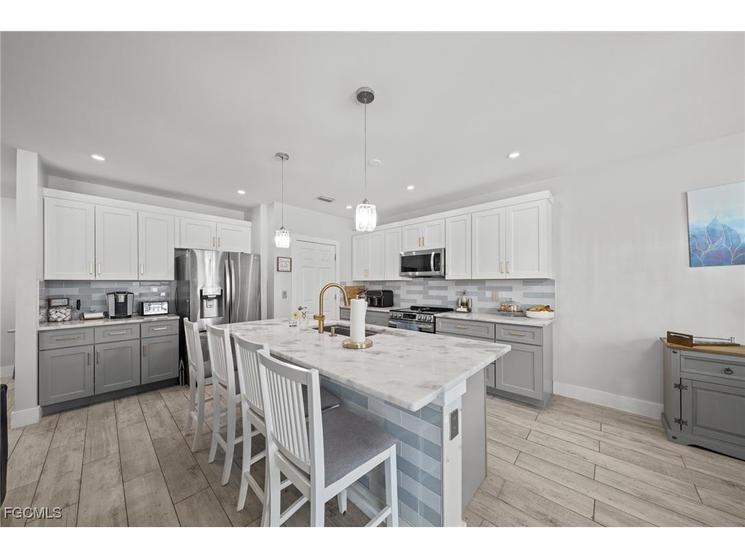 2805 SW 35th Street Cape Coral FL 33914 2025005936 image13