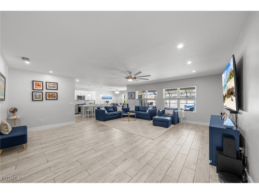 2805 SW 35th Street Cape Coral FL 33914 2025005936 image4