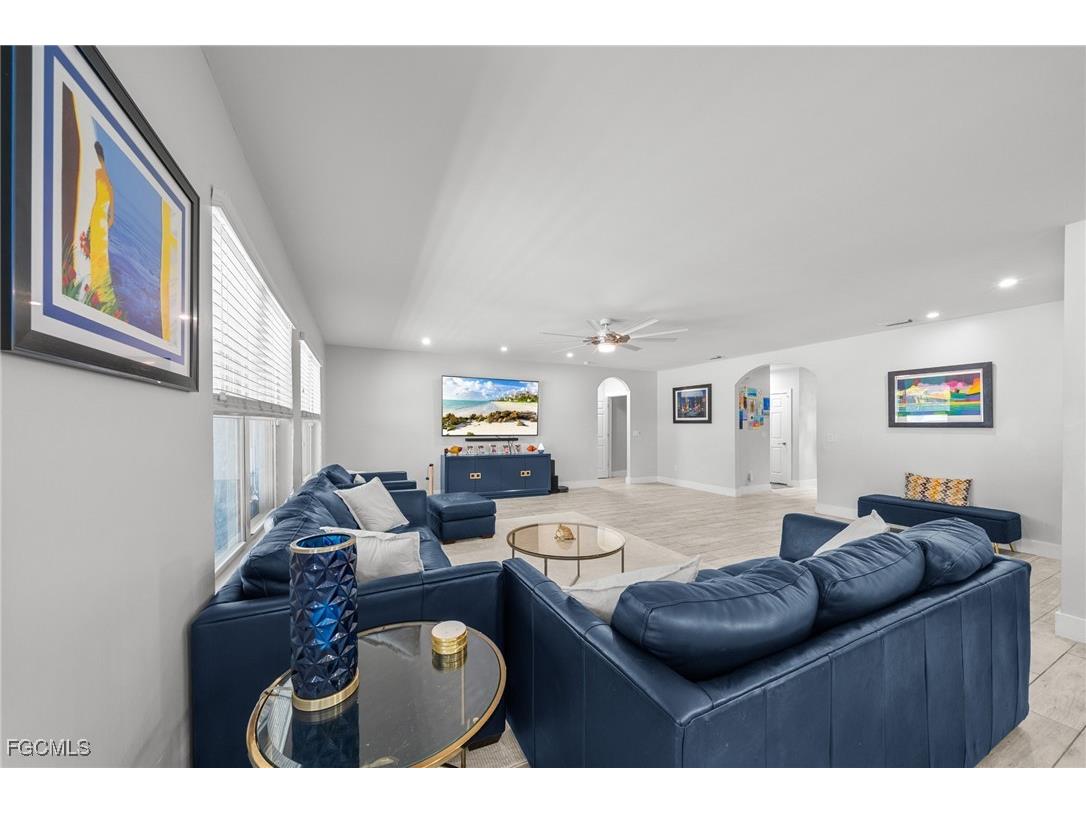 2805 SW 35th Street Cape Coral FL 33914 2025005936 image6