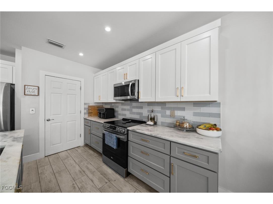 2805 SW 35th Street Cape Coral FL 33914 2025005936 image7