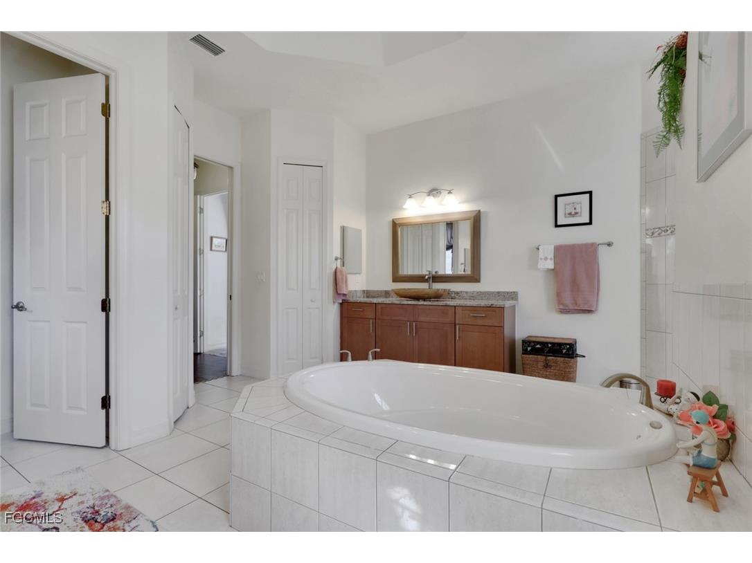 2805 SW 45th Street Cape Coral FL 33914 2025018292 image29