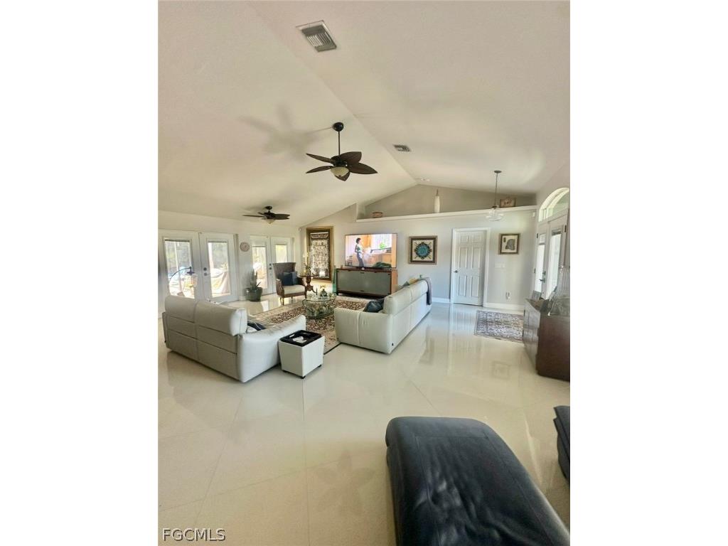 2806 SE 22nd Place Cape Coral FL 33904 2026007568 image10