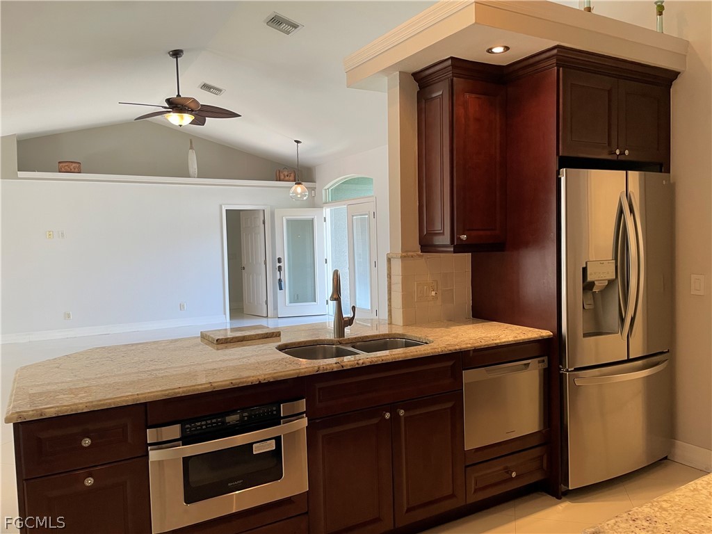 2806 SE 22nd Place Cape Coral FL 33904 2026007568 image16