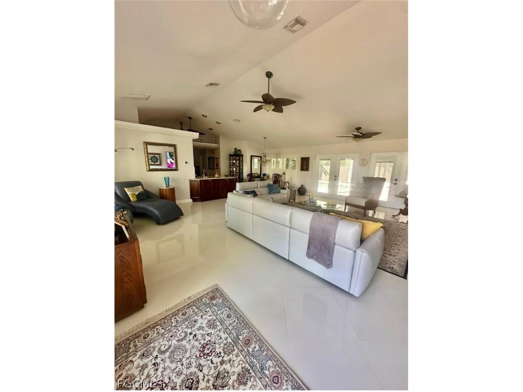 2806 SE 22nd Place Cape Coral FL 33904 2026007568 image8