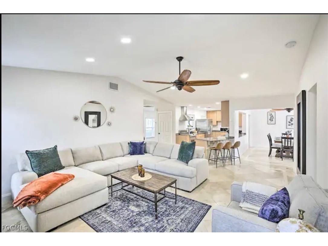 2806 SW 38th Terrace Cape Coral FL 33914 2026007223 image1