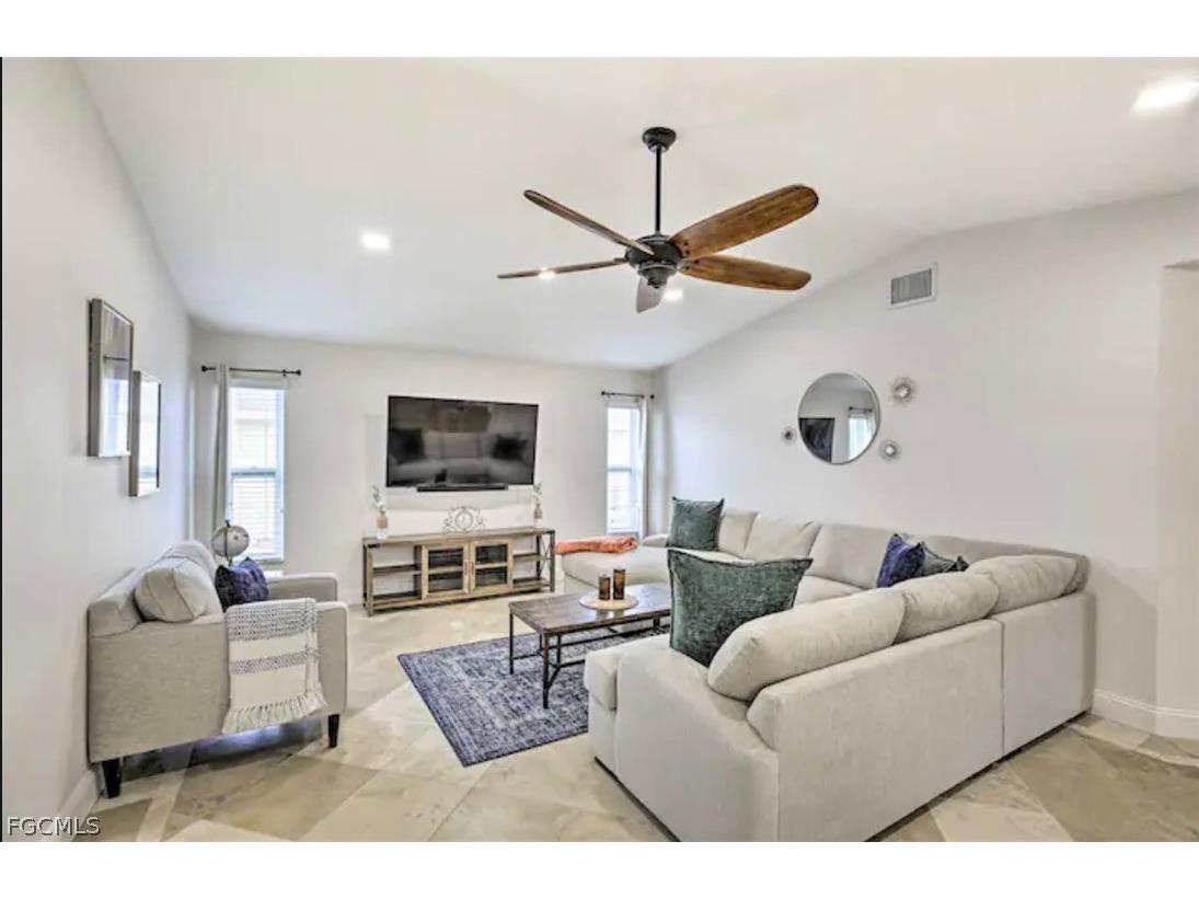 2806 SW 38th Terrace Cape Coral FL 33914 2026007223 image18