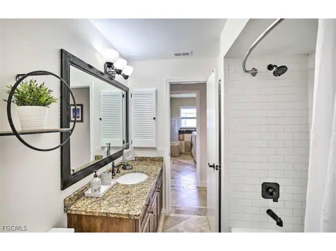 2806 SW 38th Terrace Cape Coral FL 33914 2026007223 image3