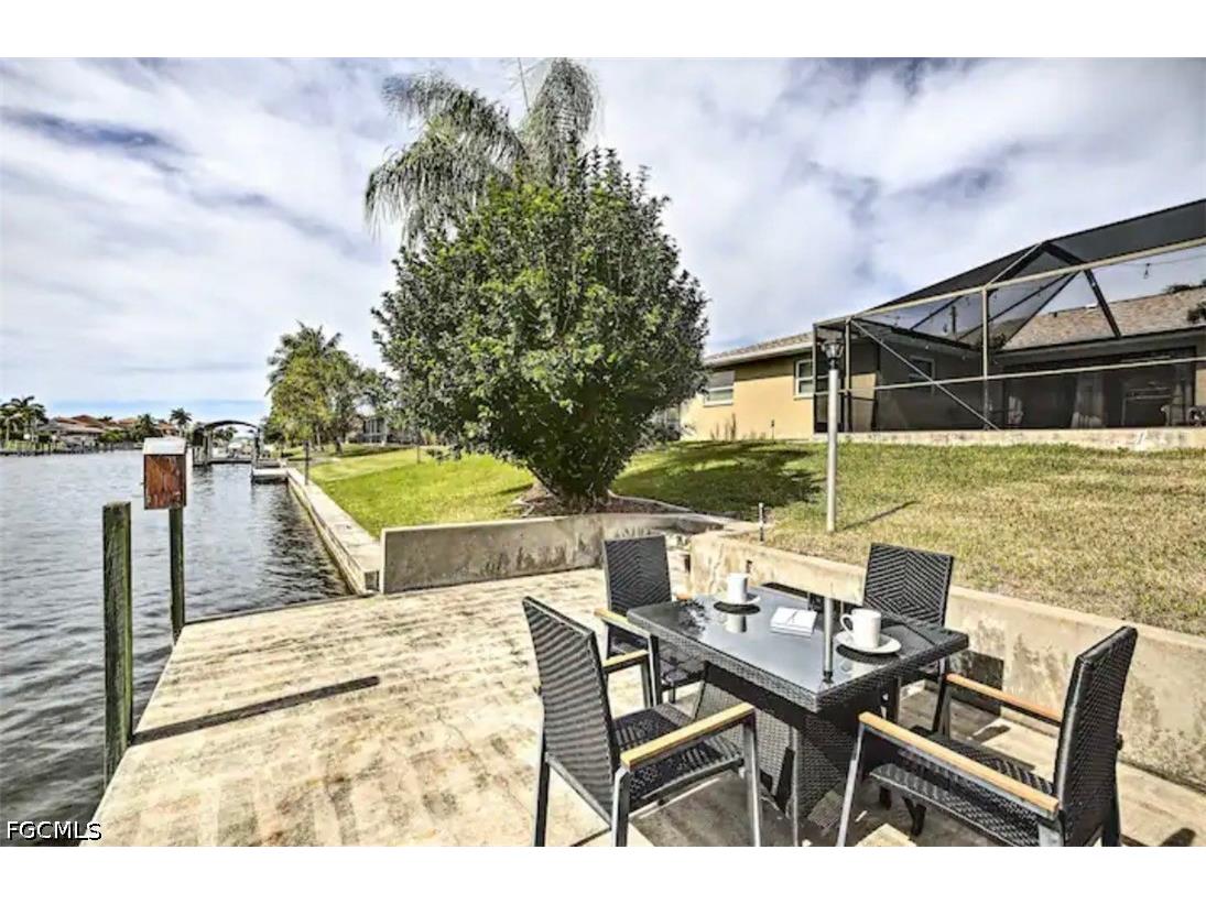 2806 SW 38th Terrace Cape Coral FL 33914 2026018343 image2