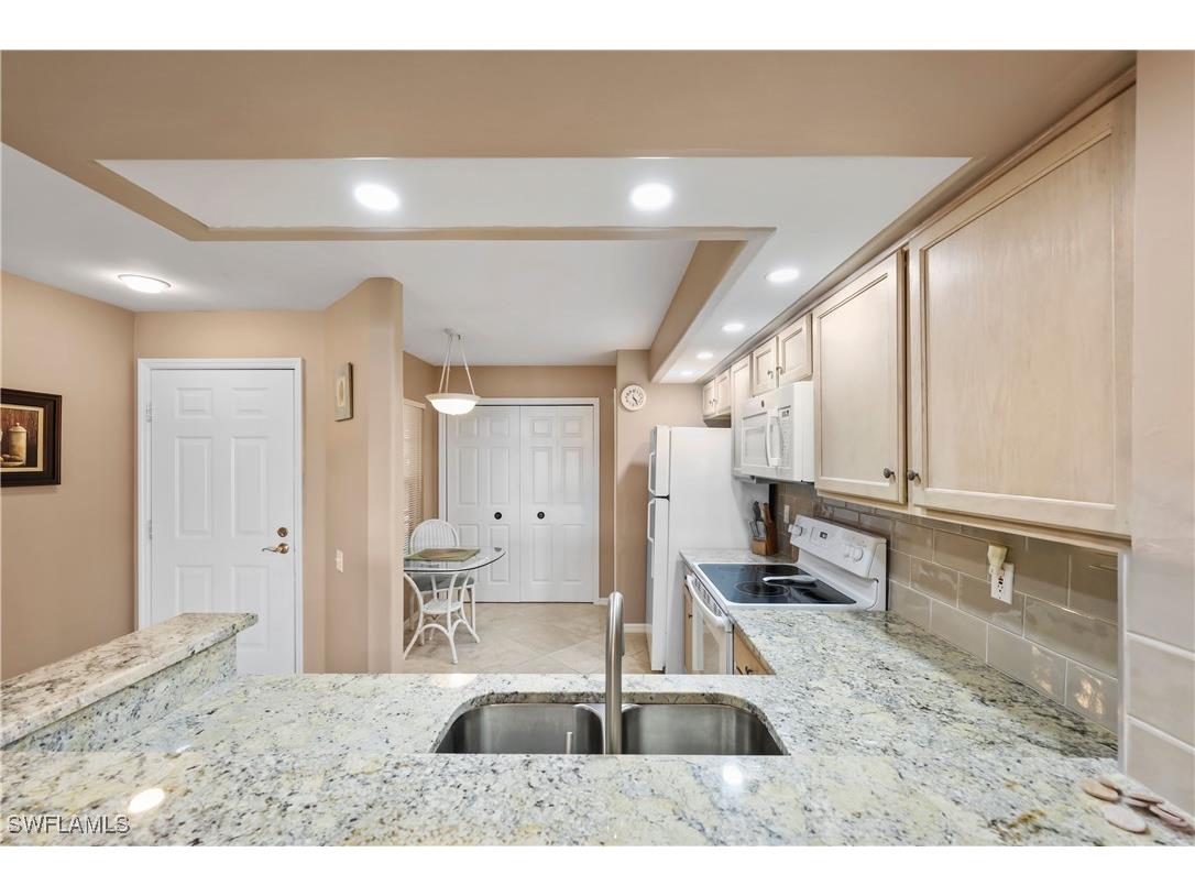 28064 Cavendish Court #2404 Bonita Springs FL 34135 226003447 image4