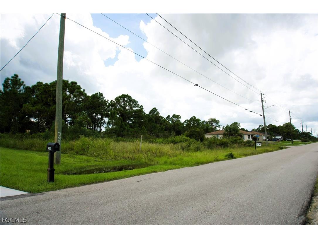 2807 42nd Street W Lehigh Acres FL 33971 2026008771 image1
