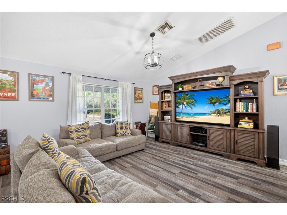 2807 52nd Street SW Lehigh Acres FL 33976 2026004014 image4