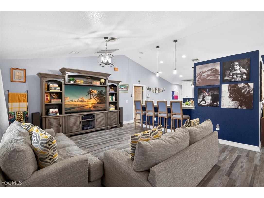 2807 52nd Street SW Lehigh Acres FL 33976 2026004014 image5