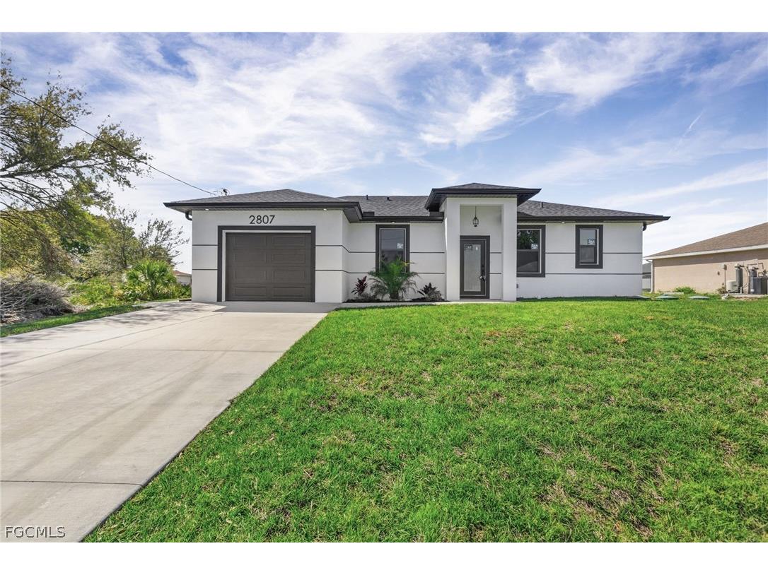 2807 74th Street W Lehigh Acres FL 33971 2026006047 image1