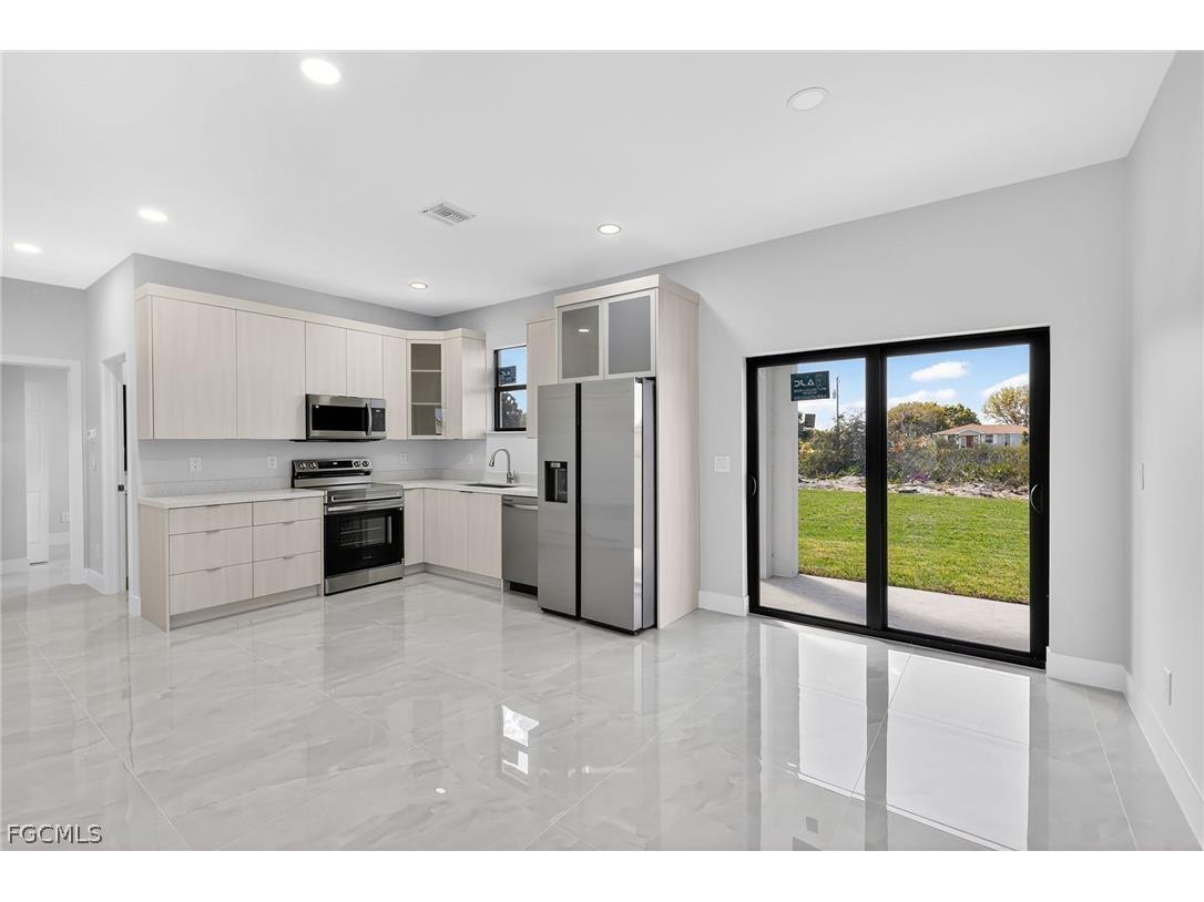 2807 74th Street W Lehigh Acres FL 33971 2026006047 image12