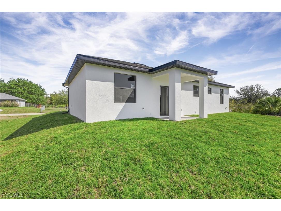 2807 74th Street W Lehigh Acres FL 33971 2026006047 image33