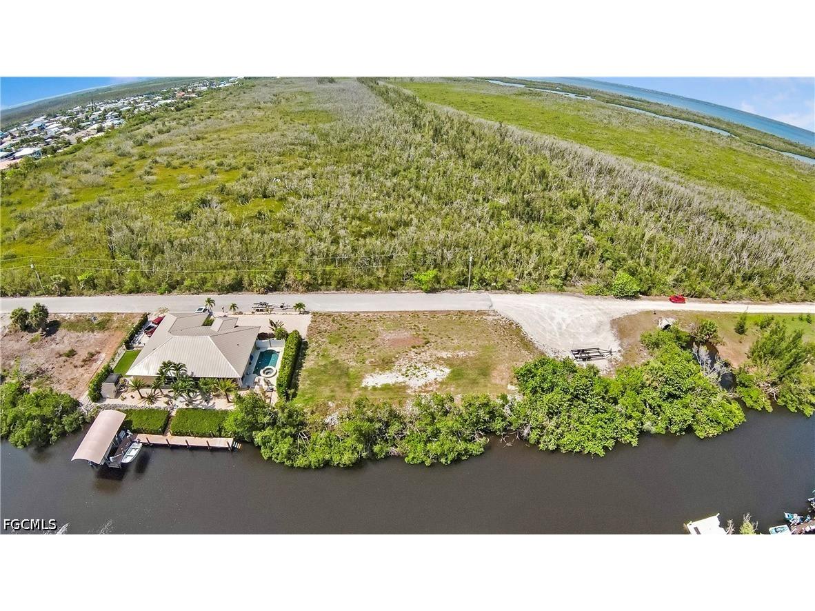 2807 Cussell Drive Saint James City FL 33956 2026025640 image11