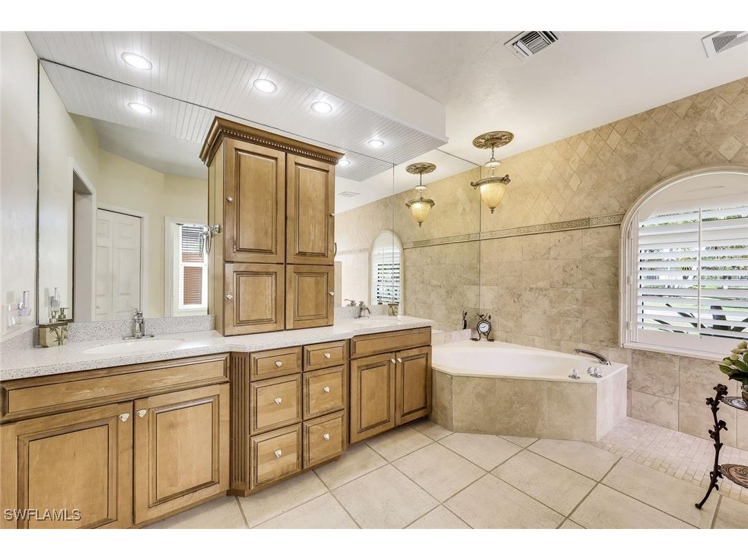 28071 Winthrop Circle Bonita Springs FL 34134 225079652 image22