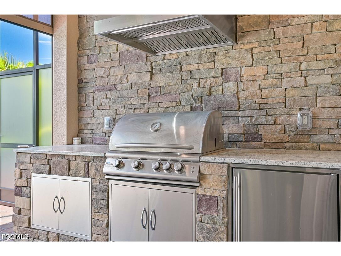 28076 Foxrock Court Bonita Springs FL 34135 2026026488 image6