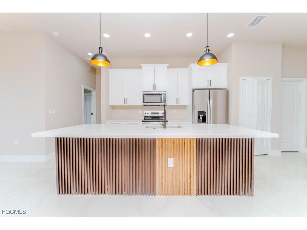 2809 25th Street SW Lehigh Acres FL 33976 2025007623 image2