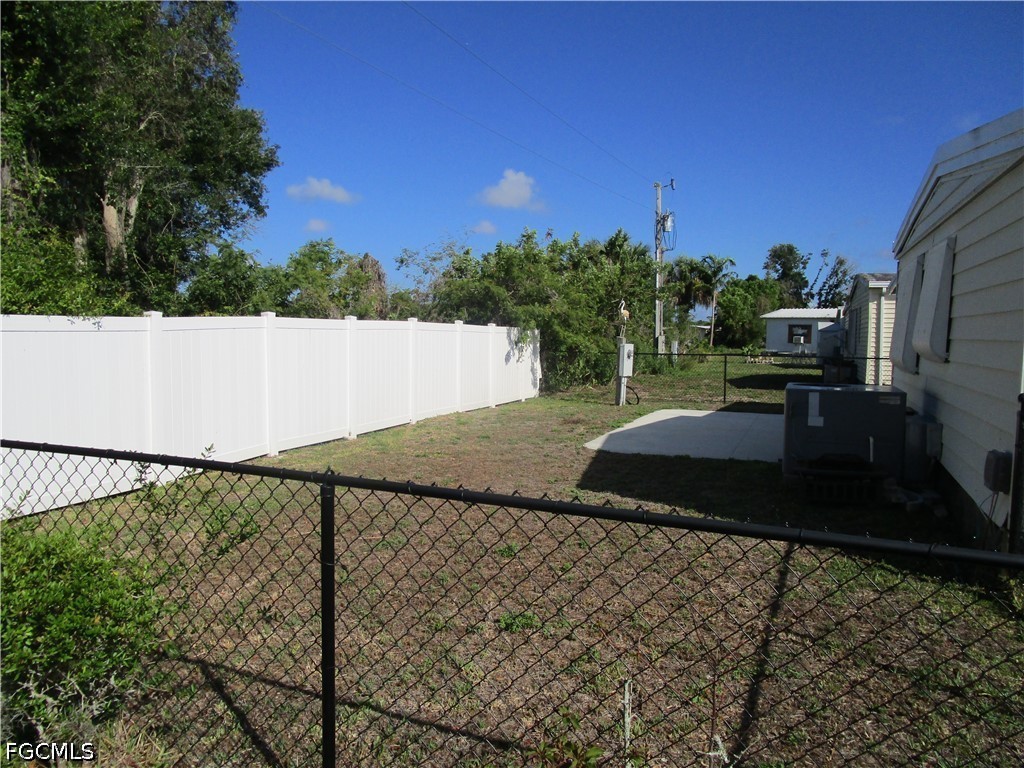 2809 Breezewood Drive North Fort Myers FL 33917 2026022321 image13