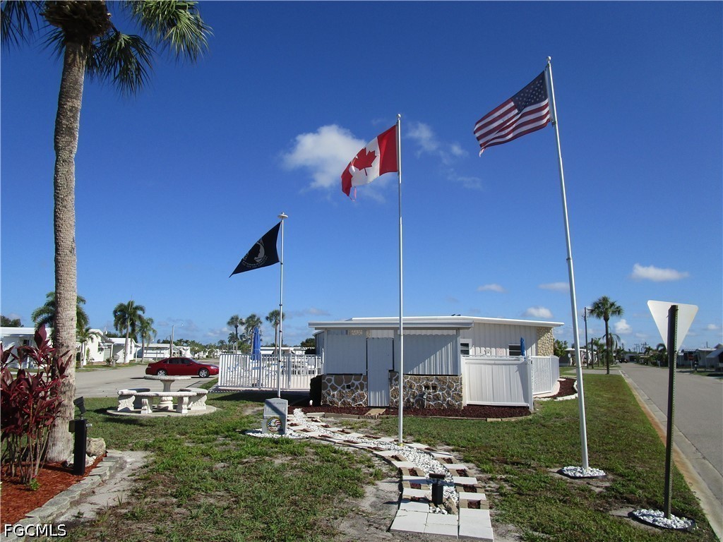2809 Breezewood Drive North Fort Myers FL 33917 2026022321 image41