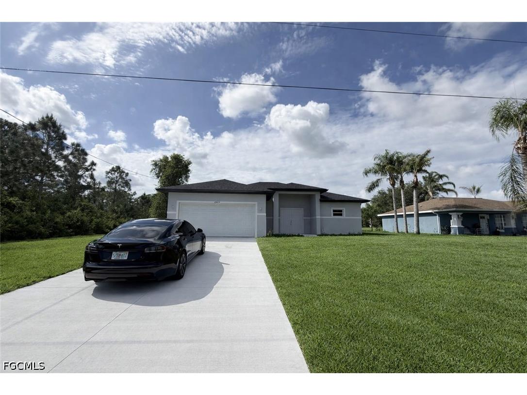 2809 Darlene Place Lehigh Acres FL 33971 2026019638 image1
