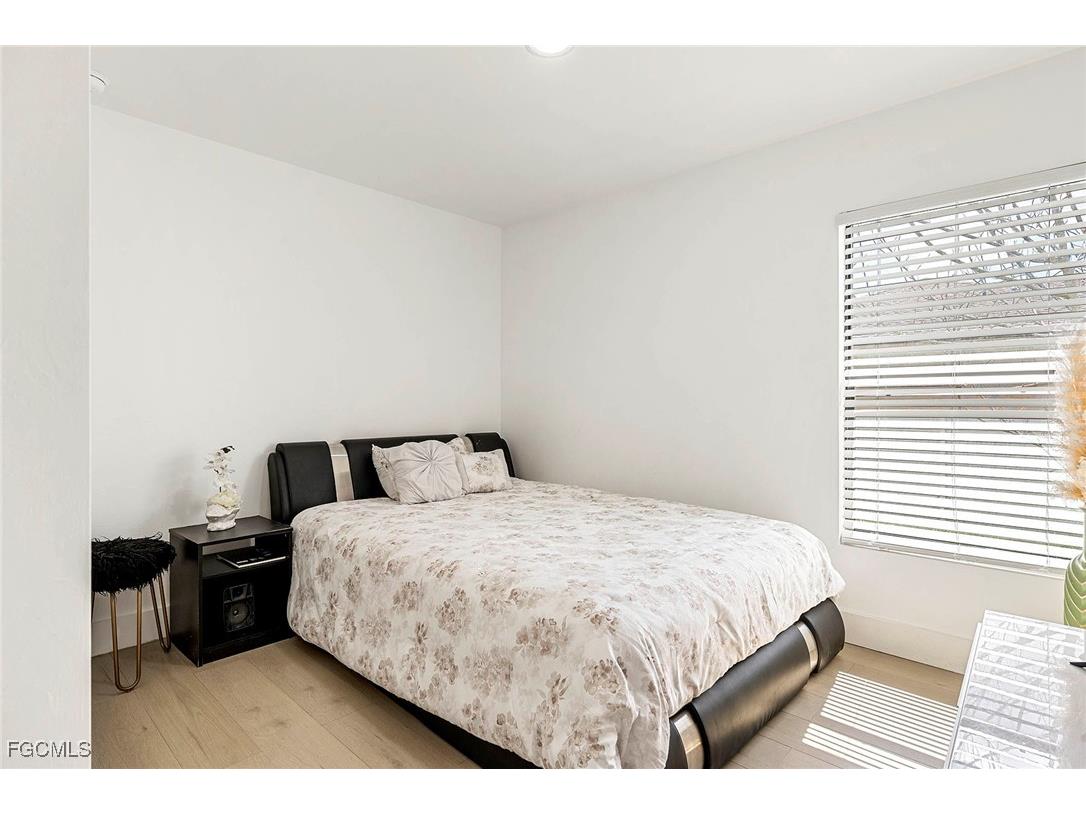 2809 NE 6th Place Cape Coral FL 33909 2025015943 image20