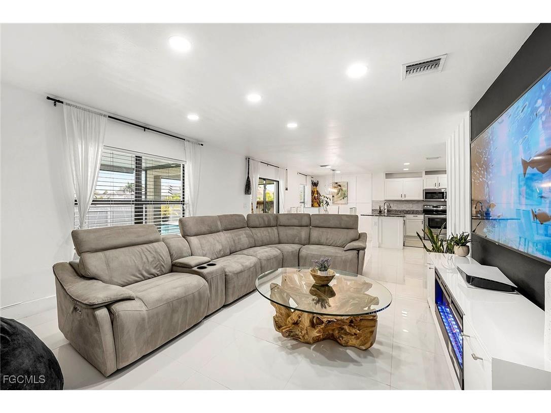 2809 NE 6th Place Cape Coral FL 33909 2025015943 image27